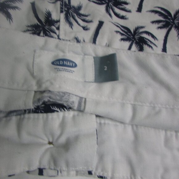 Old Navy Shorts 2 White Blue Palm Trees Tropical - Picture 8 of 8